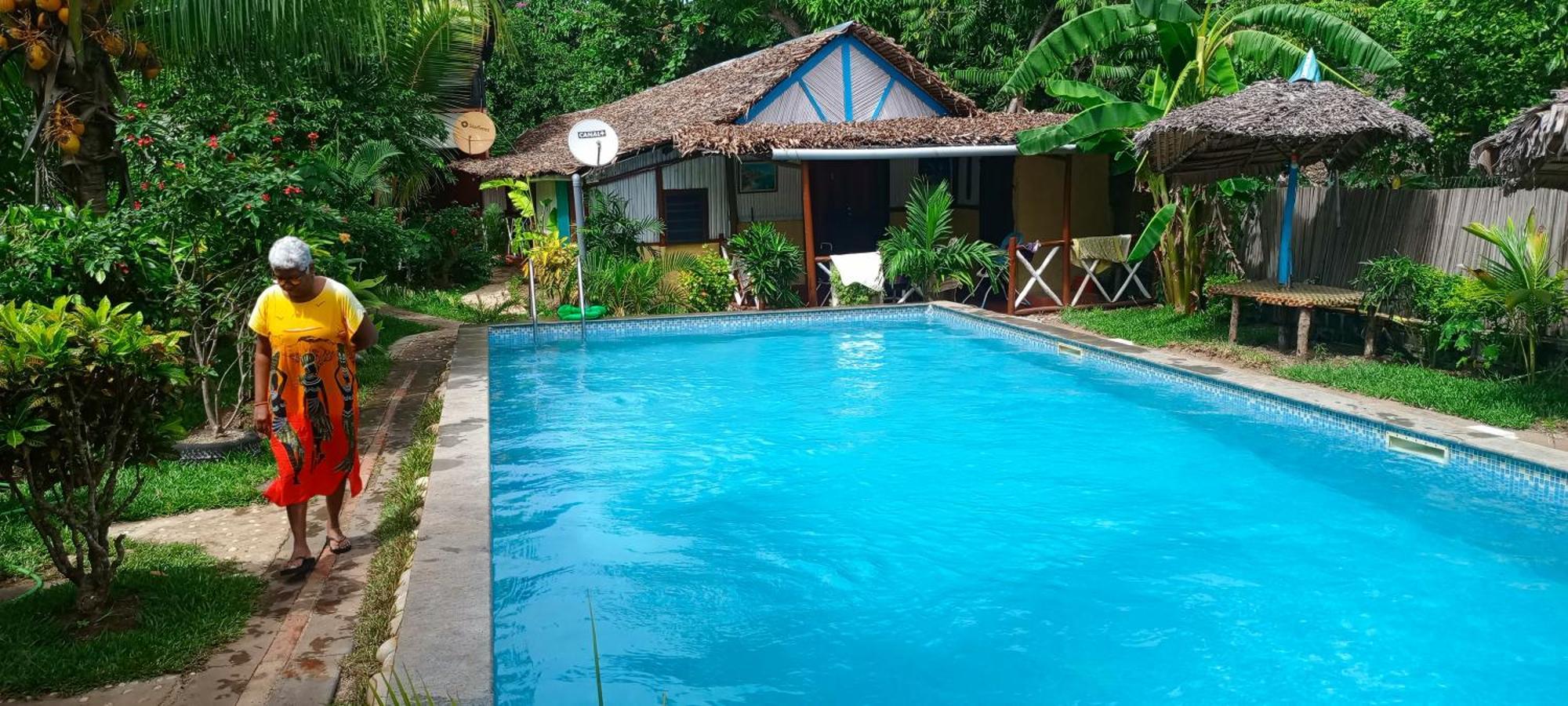 فندق Piscine Bimoko نوسي بي المظهر الخارجي الصورة
