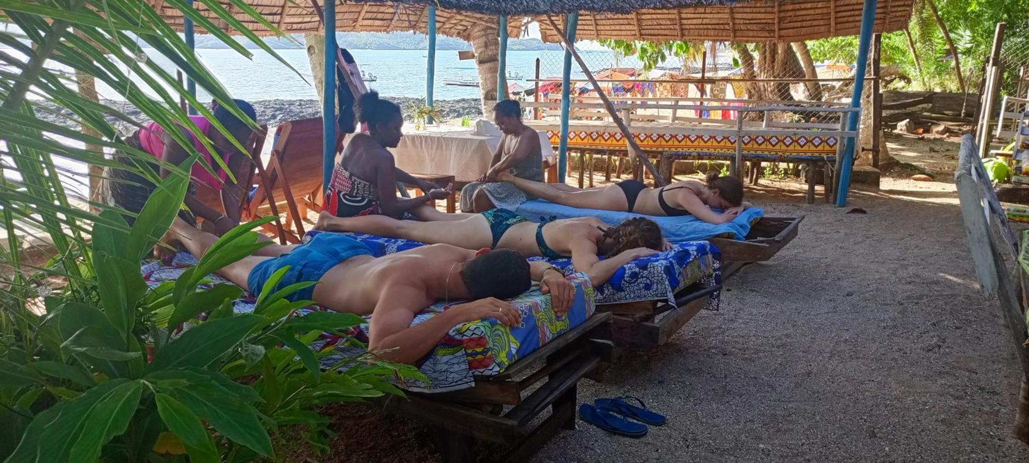 فندق Piscine Bimoko نوسي بي المظهر الخارجي الصورة