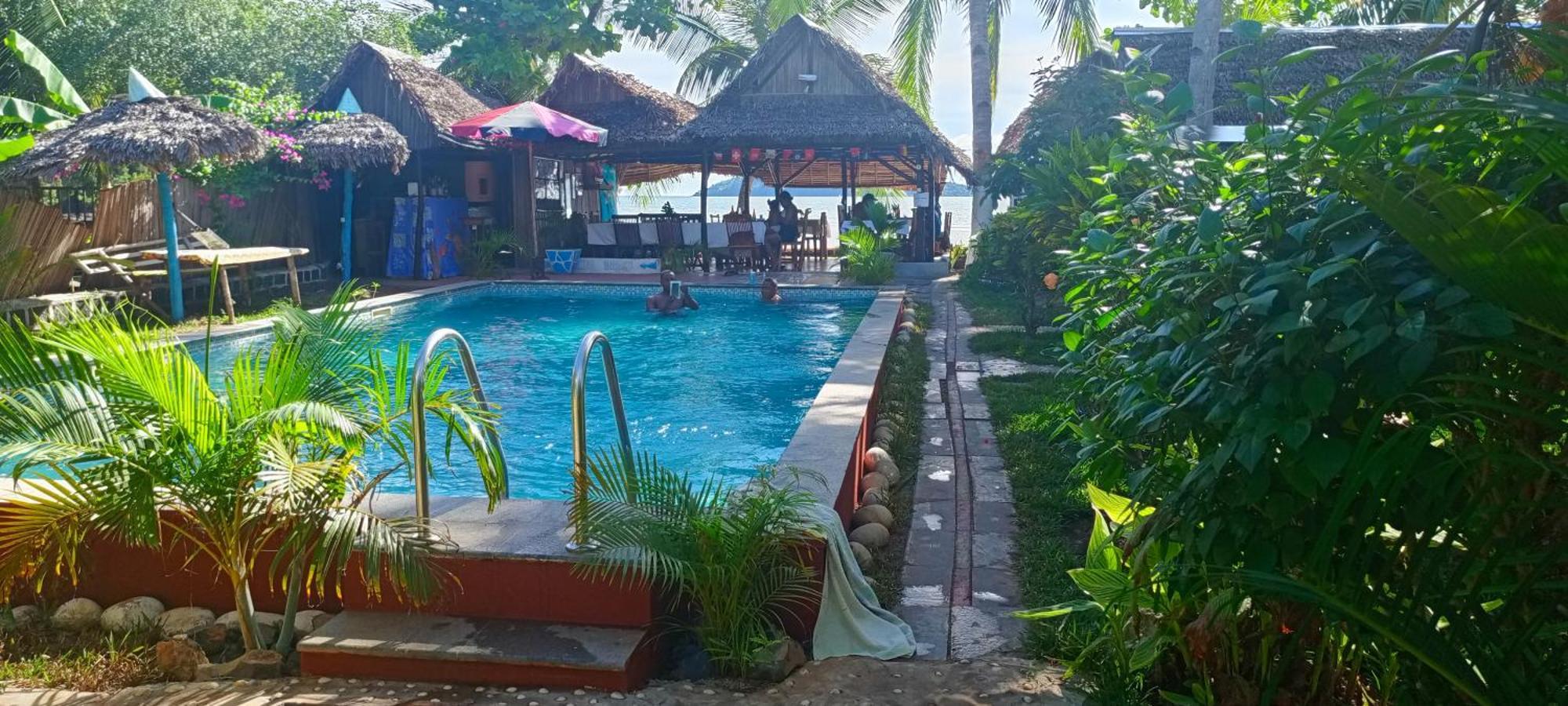 فندق Piscine Bimoko نوسي بي المظهر الخارجي الصورة