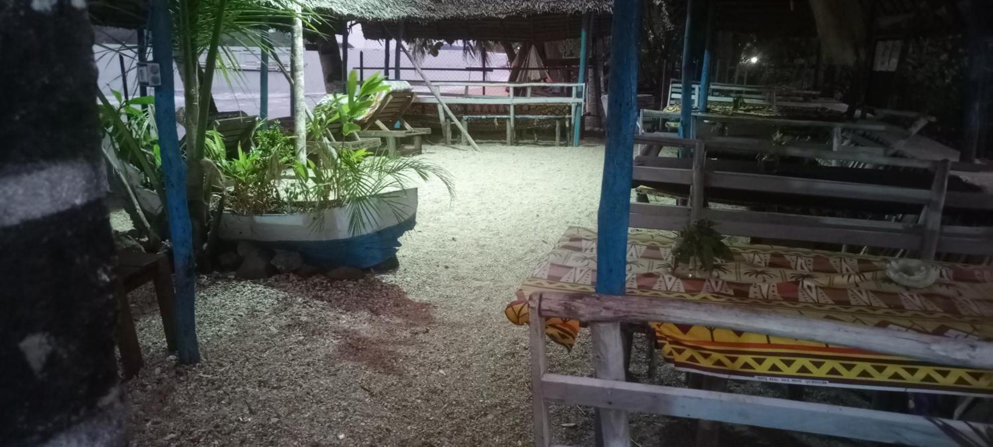 فندق Piscine Bimoko نوسي بي المظهر الخارجي الصورة