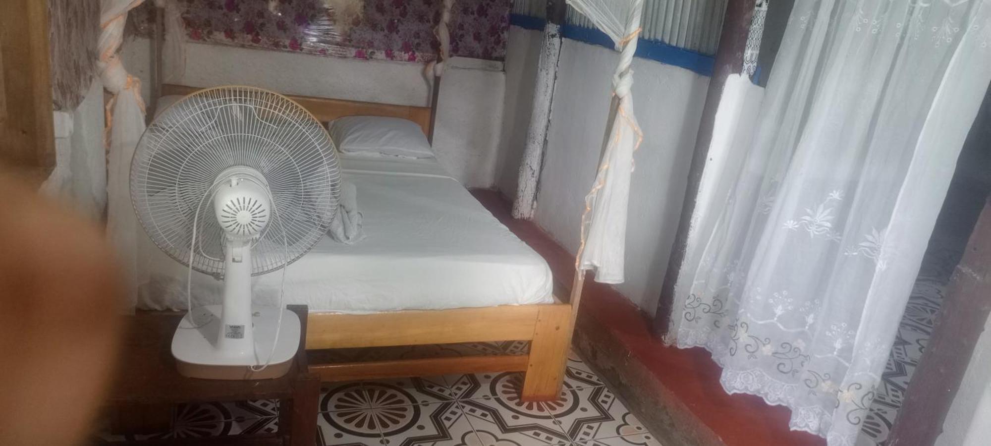 فندق Piscine Bimoko نوسي بي المظهر الخارجي الصورة